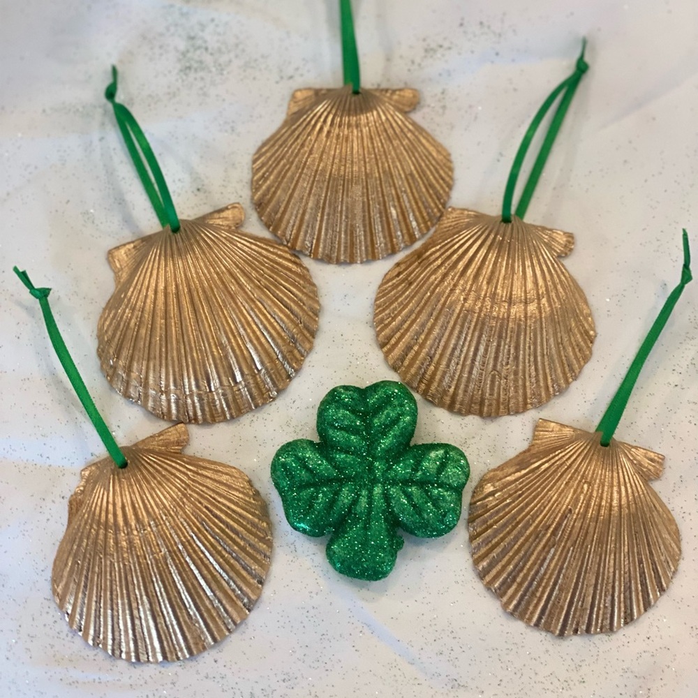 Lot of 10 Gold Scallop Shells with Green Ribbon Perfect for St. Patric…